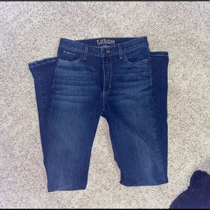 Kimes size 4 with a 36” inseam. Sarah.